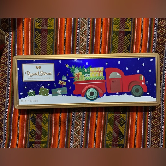 Storage and gift tins (4 total) Assorted Size, Brands, and Shapes - Picture 13 of 14